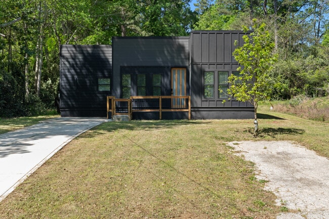 Photo - 101 Howell Dr SW