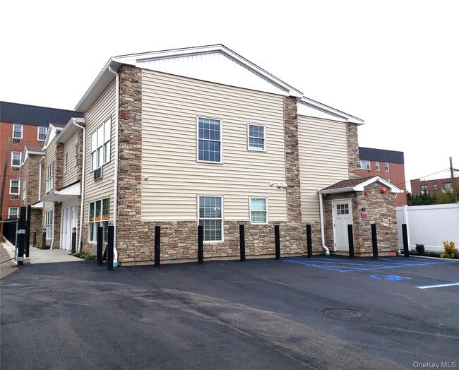 Photo - 71 N Main St Unit D