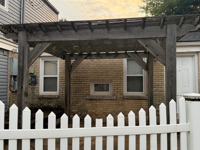 Photo - 3329 NW 24th St