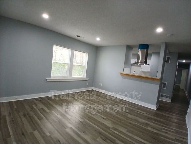 Building Photo - 2725 Campbell St