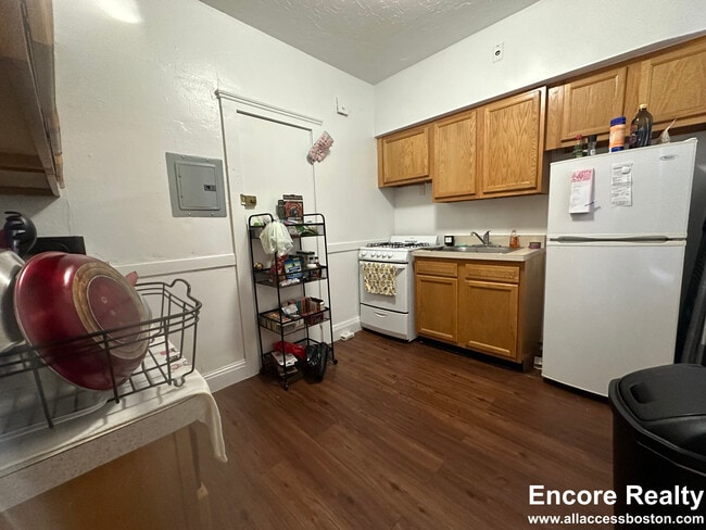 Photo - 127 Sutherland Rd Unit L