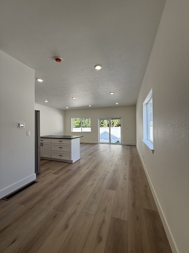 Photo - 13303 E Alki Ave