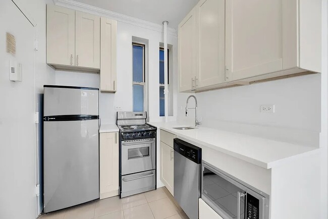 Photo - 220 Sullivan St Unit 4F