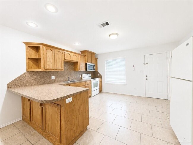 12 Oasis Dr Unit 4