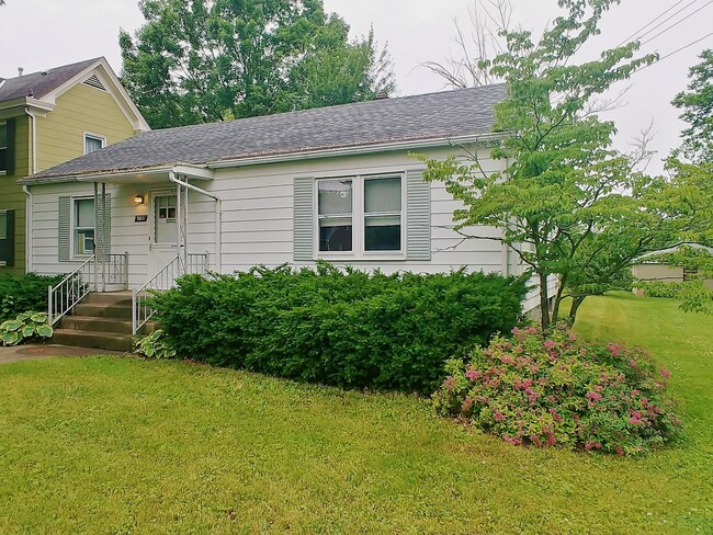 Building Photo - 2br House | Mt. Healthy | Great Neighborhood