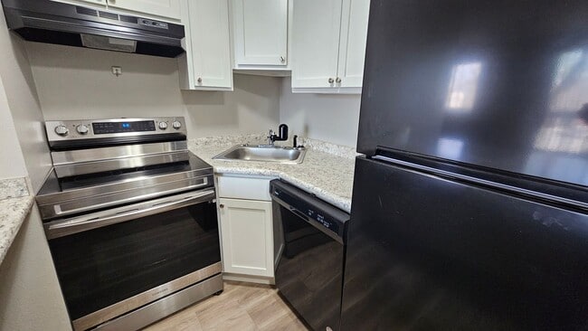 Photo - Maverick Apartments