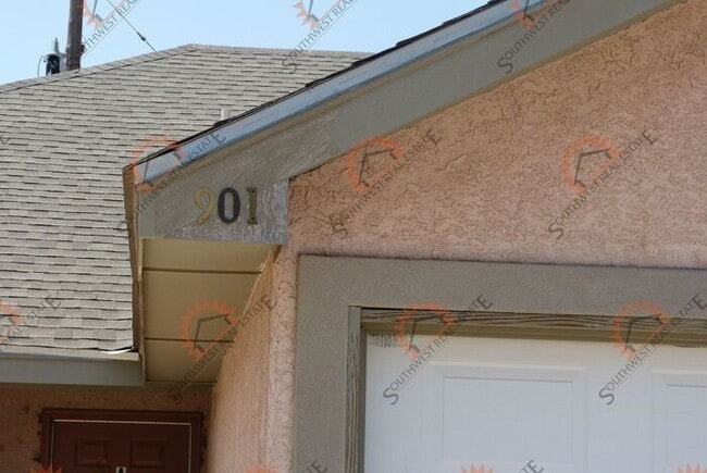 Perfect for roommates--2 bedroom 2 bathroom duplex.