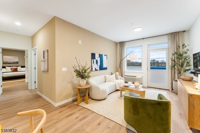 Building Photo - 431 Dr Martin Luther King Jr Blvd Unit 427