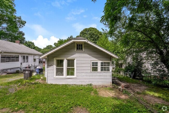 Building Photo - 2432 Gilmer Ave NE Rental