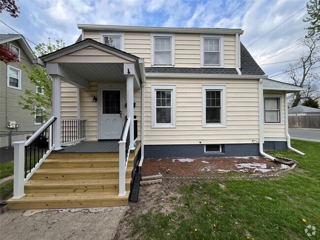 Building Photo - 29 Lincoln St Rental
