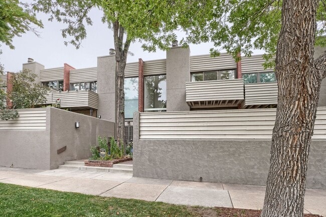 Building Photo - 468 Josephine St