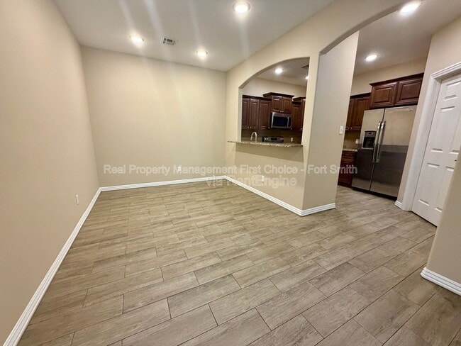 Photo - 6605 Leightyn Ln