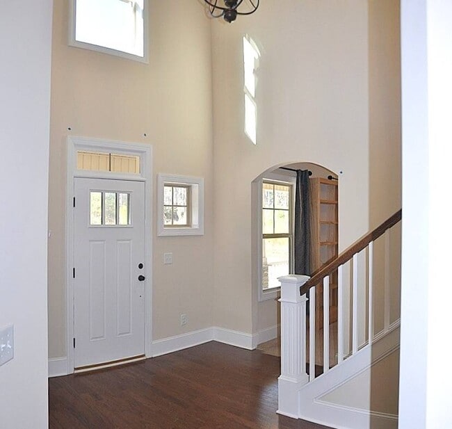 Photo - 195 Glenmoor Dr