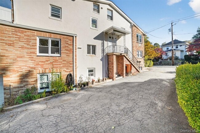 Photo - 47 New Broadway Unidad 2nd Floor