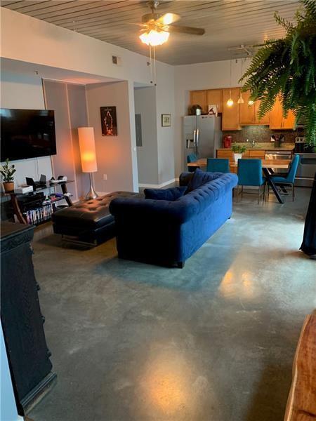 Building Photo - 620 Glen Iris Dr NE Unit 325