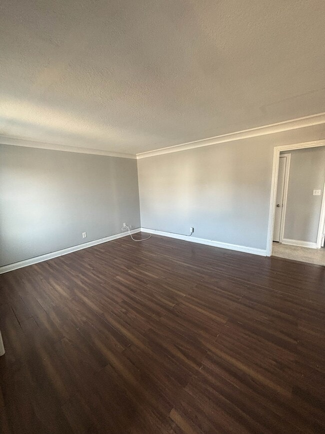 Photo - 610 Temple St Unité Main Floor (2)