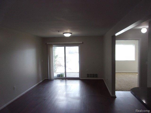 Photo - 866 Amanda Ln