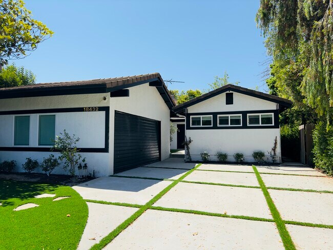 Photo - 18432 Linnet St