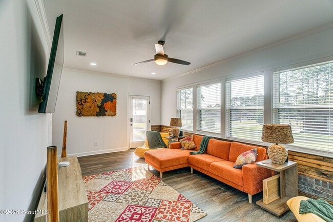 Photo - 1503 Darling Ave
