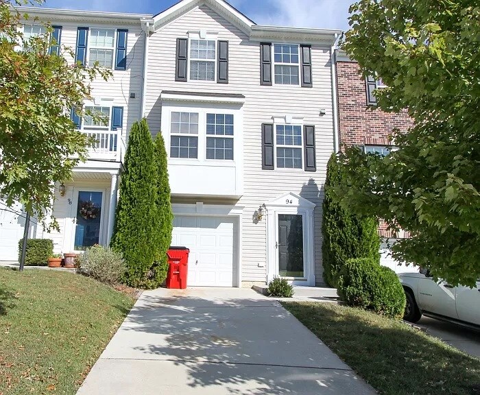 94 Brandenburg Dr Townhome Townhome Rental in Falling Waters WV