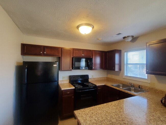 Cocina - 6748 Willowbrook Dr Unidad 3 Bd Condo