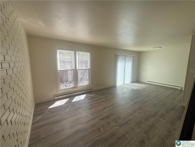 Photo - 5 Stonewood Pl