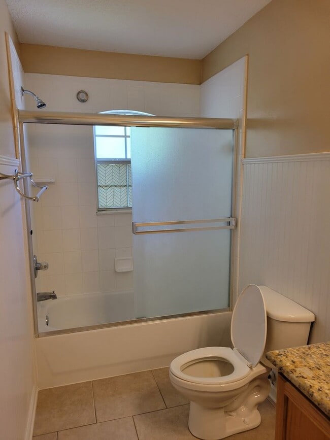 Photo - Spacious 3 bed 2 bath Home for rent!