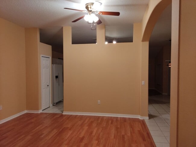 Photo - 17 Ziegler Pl