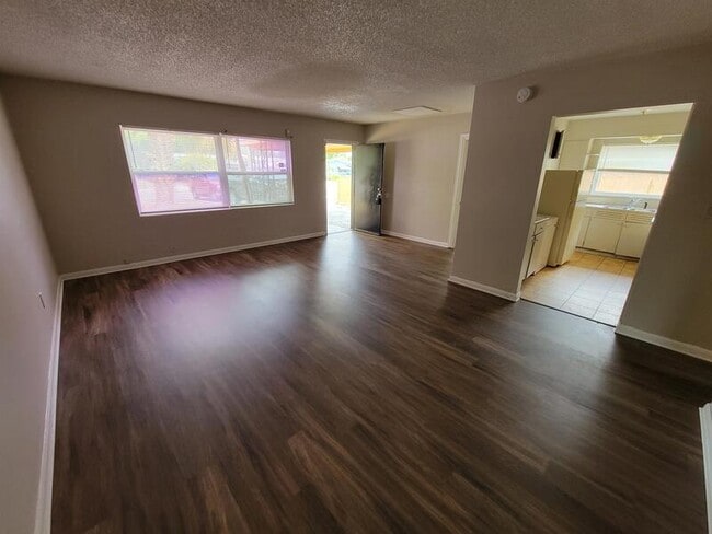 Photo - 500 N Mars Ave