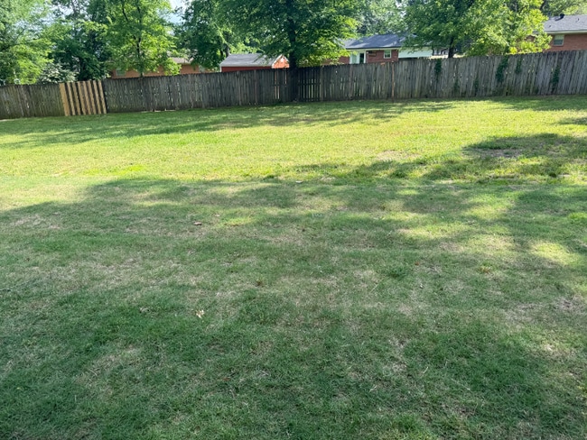 Photo - 1002 Glencrest Ln