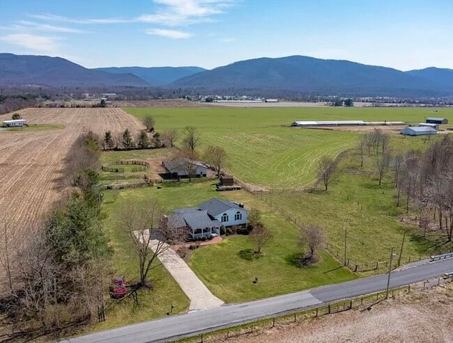 Photo - 4107 Captain Yancey Rd