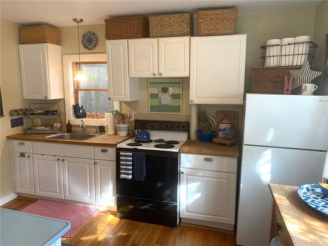 Photo - 28 Bacheller St