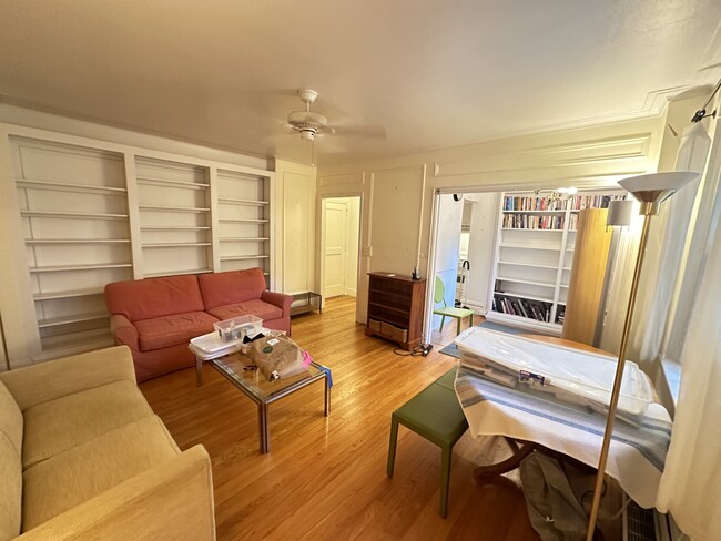 Building Photo - 988 Memorial Dr Unit 283 Rental
