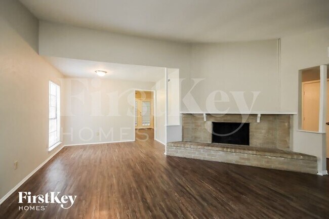 Photo - 14658 Meyersville Dr