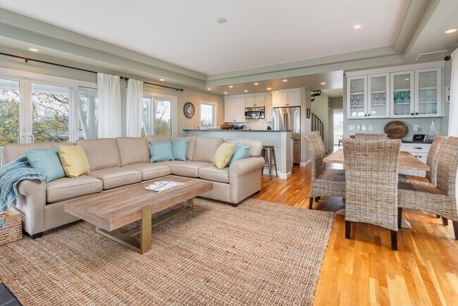 Photo - 13 Girard Way