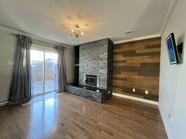 Photo - 16 Bridgeport St