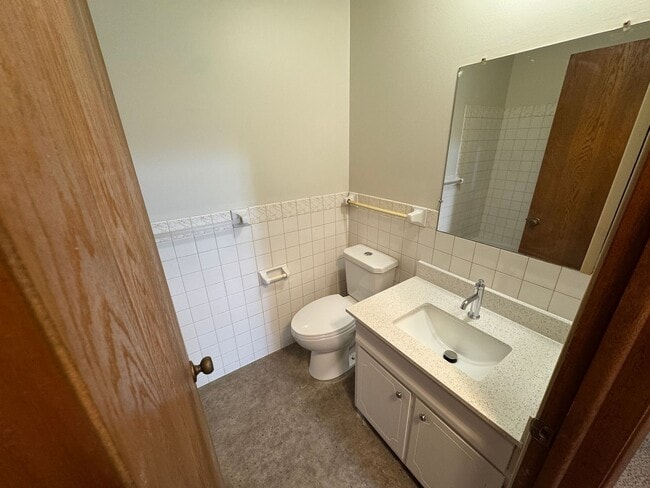 Photo - Renovated 2-bedroom 1-bathroom Unidad A1348-03