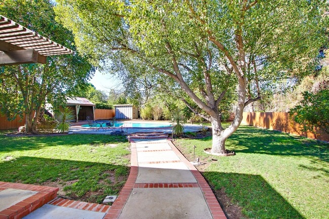 Photo - 5923 Jumilla Ave