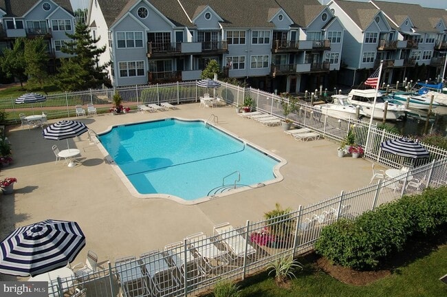 Photo - 247 Fountain St