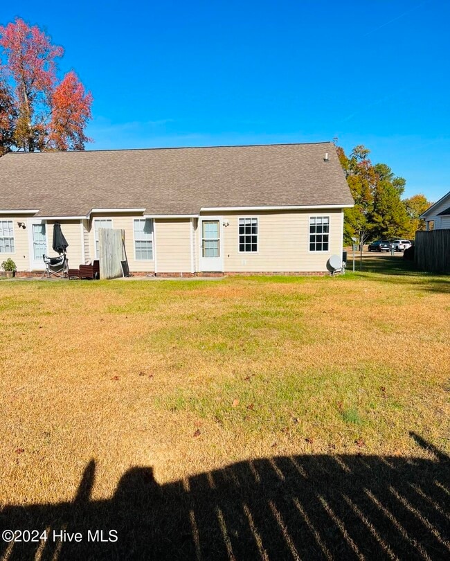 Photo - 331 Lake Rd