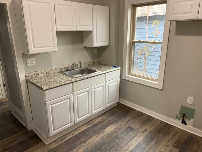 Photo - 1463 W 84th St Unit 4