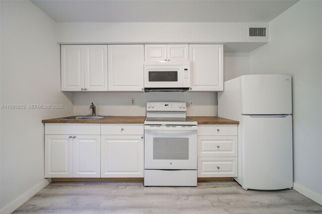 Photo - 111 NW 152nd St Unidad 21