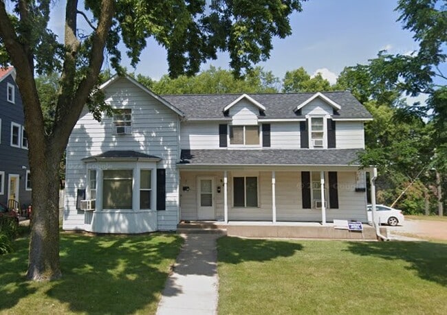 Building Photo - 846 E Grand Ave Unit 2