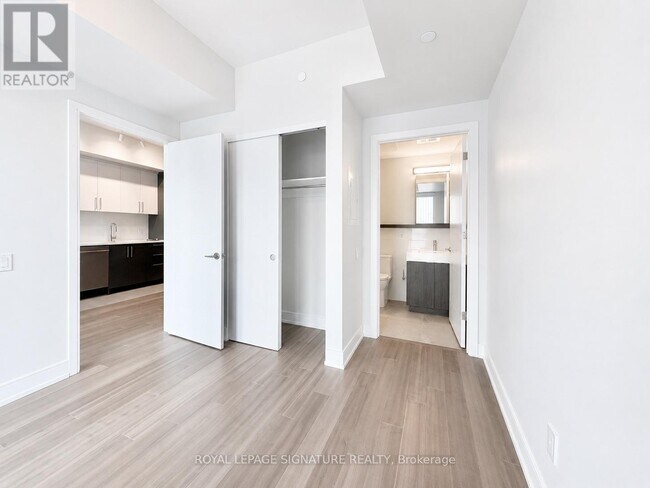 Photo - 664 Spadina Ave. Unité 404