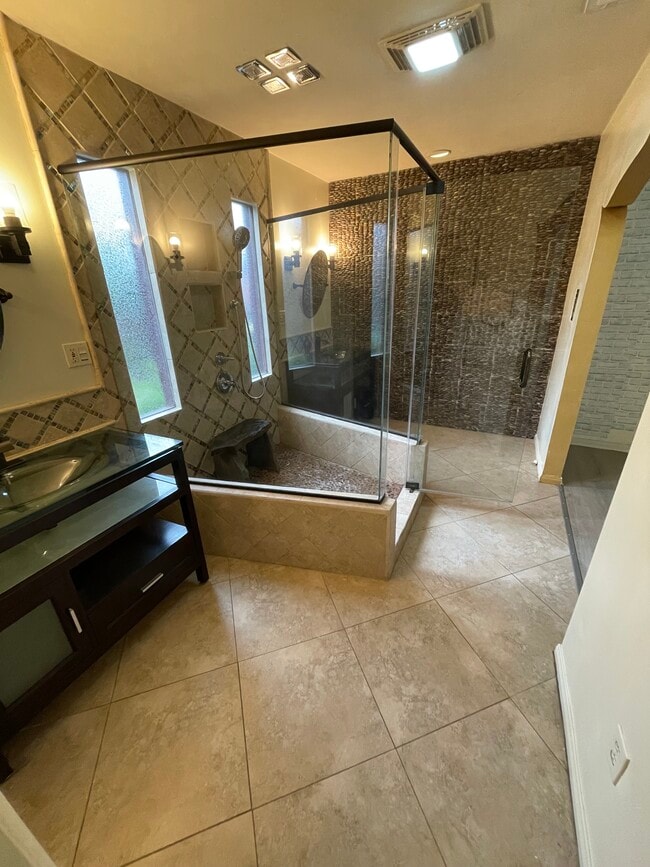 Photo - 163 California Ave