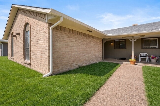 Photo - 15839 El Estado Dr