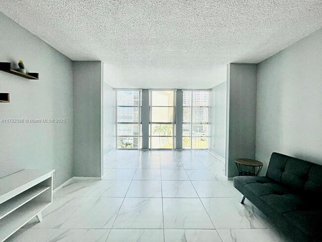 Photo - 601 Three Islands Boulevard Unidad 314