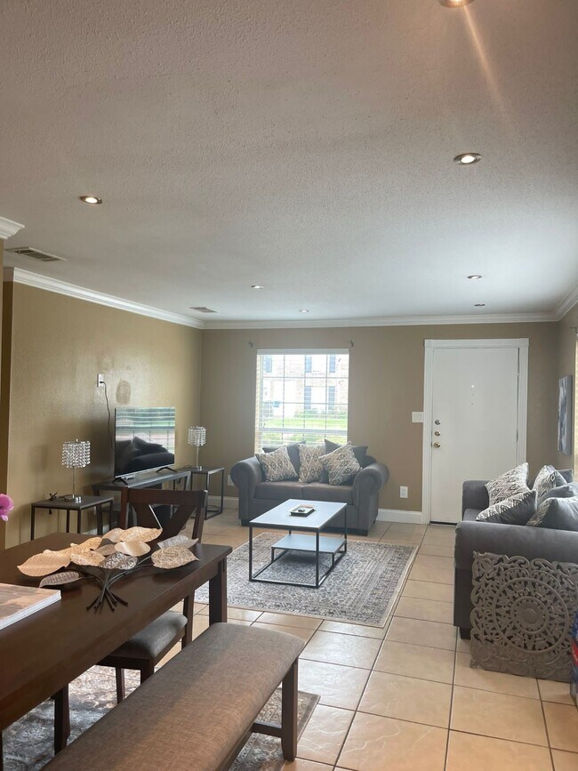 Photo - 2201 Fountain View Dr Unit 3