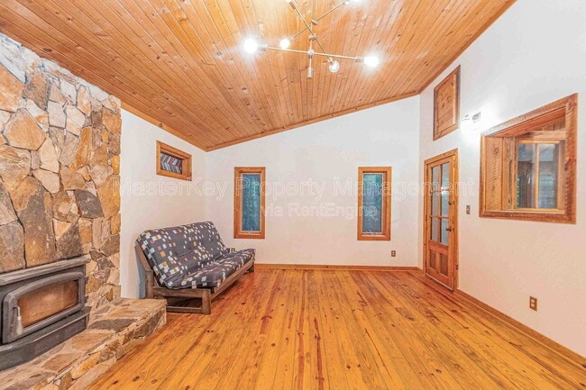 Photo - 380 Hatley Rd