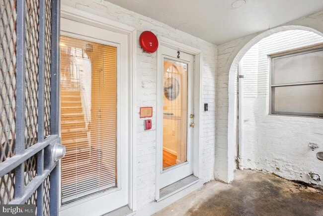 Building Photo - 1514 21st St NW Unit 1